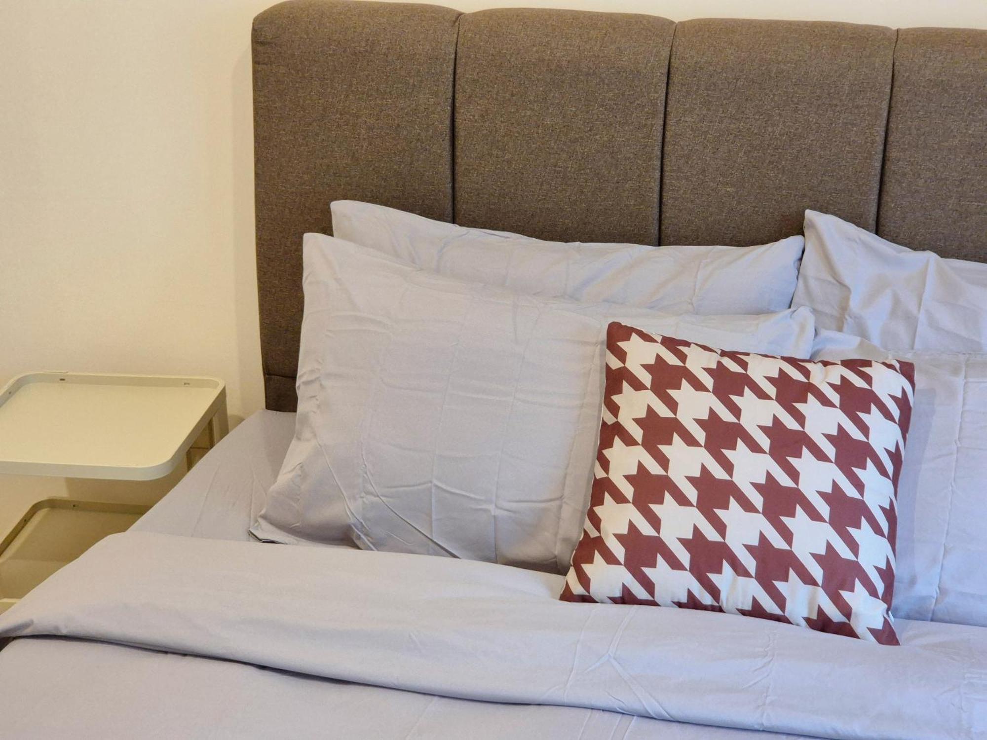 Walking Distance To Mount Austin - 6 Pax Newly Renovated *