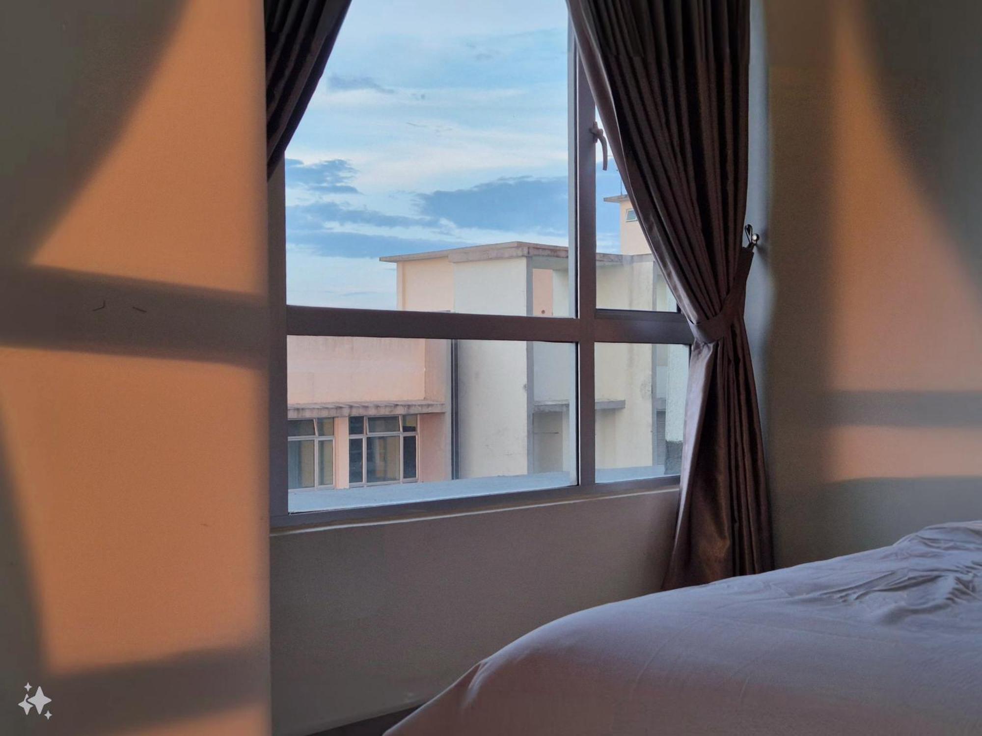 Pangsapuri Walking Distance To Mount Austin - 6 Pax Newly Renovated *