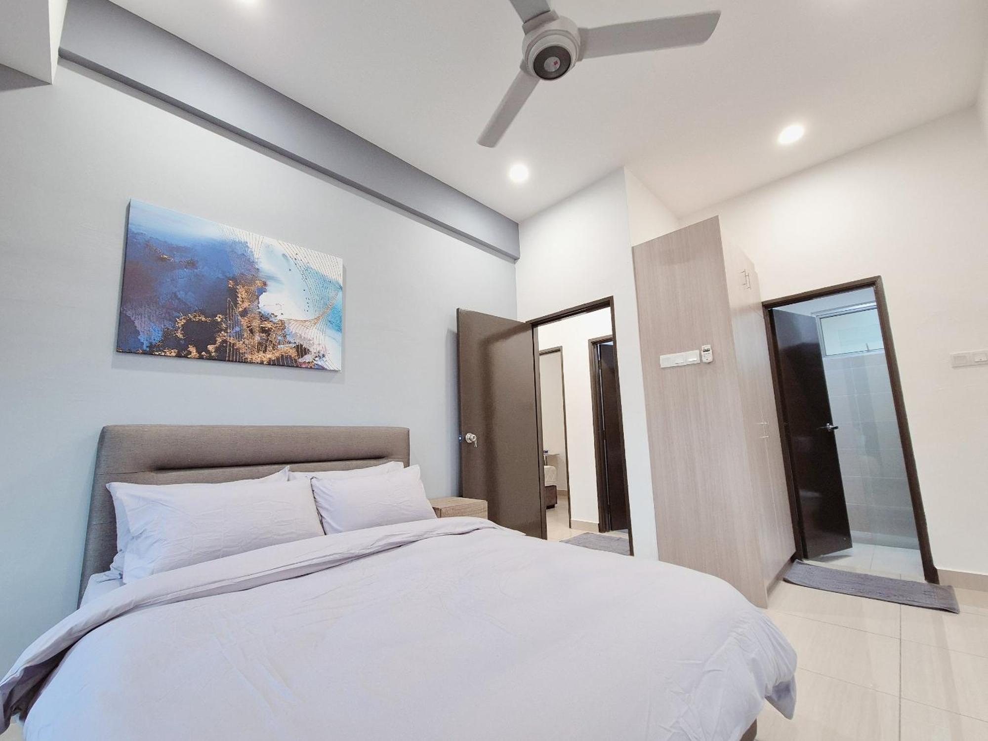 Pangsapuri Walking Distance To Mount Austin - 6 Pax Newly Renovated